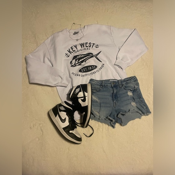 Black and white key west sweater(BOUGHT IN KEY WEST) - Picture 2 of 3